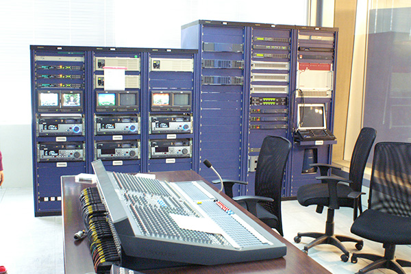 陕西电视台新闻演播室系统工程(图2)